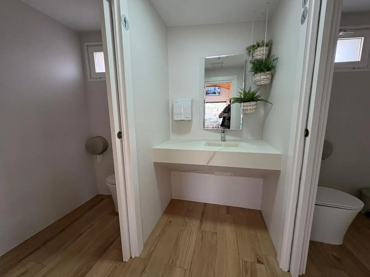 Bathroom of Commercial properties for sale in Castrillo del Val  with Furnished
