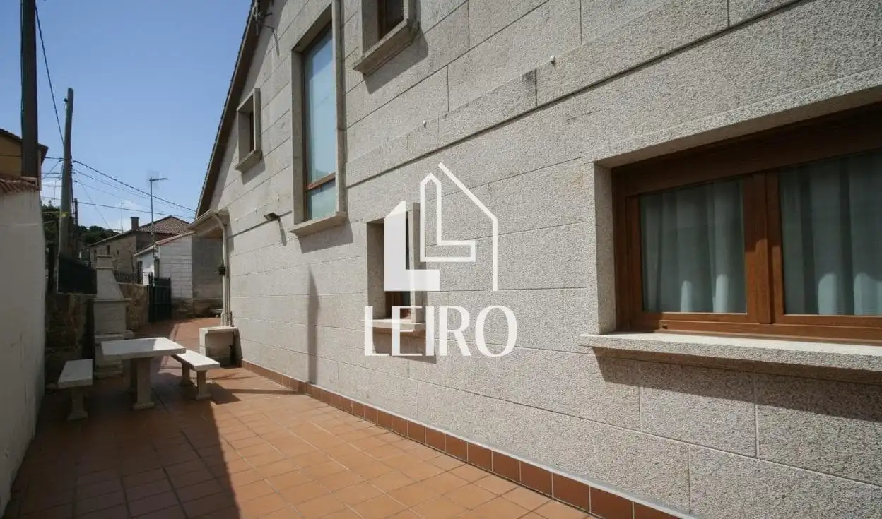 Vista exterior de Casa o chalet en venta en Vilagarcía de Arousa con Calefacción, Terraza y Trastero