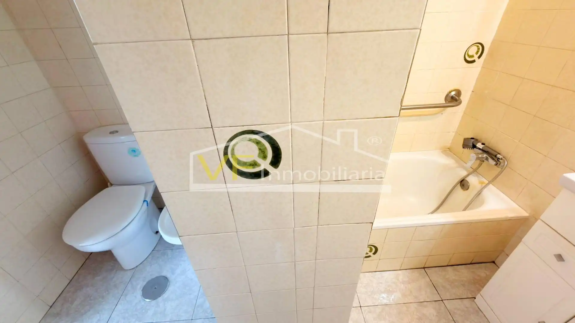 Baño de Piso en venta en Málaga con Balcón y Piscina comunitaria