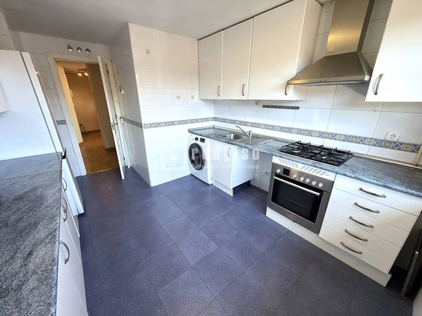 Cocina de Ático en venta en Madrid con Aire acondicionado, Calefacción y Parquet