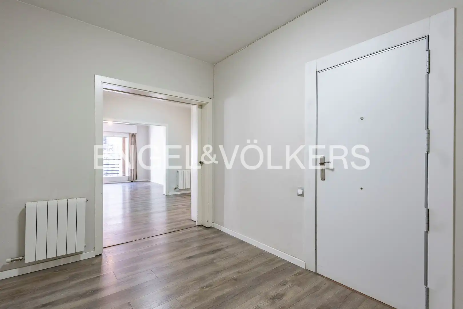 Wohnung zum Verkauf in Barcelona mit Klimaanlage, Heizung und Parkett