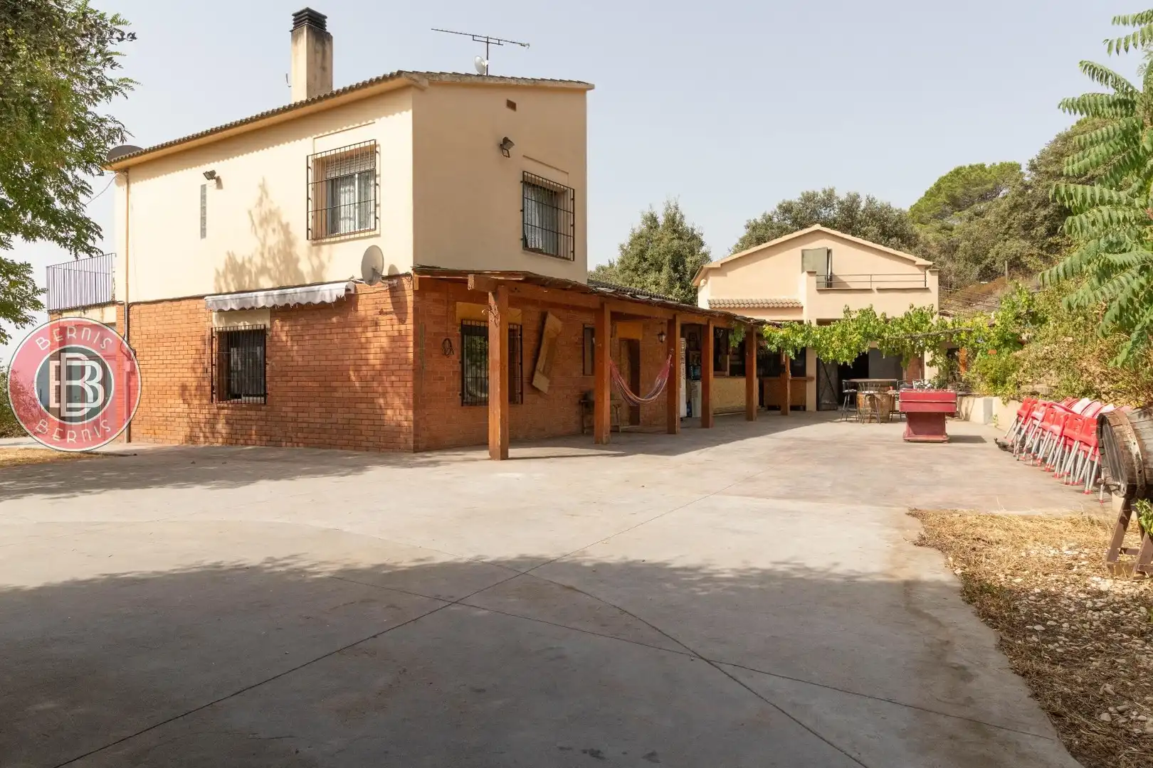 Vista exterior de Finca rústica en venda en Els Hostalets de Pierola amb Calefacció, Jardí privat i Parquet