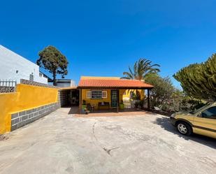 Vista exterior de Casa o xalet en venda en Granadilla de Abona amb Terrassa