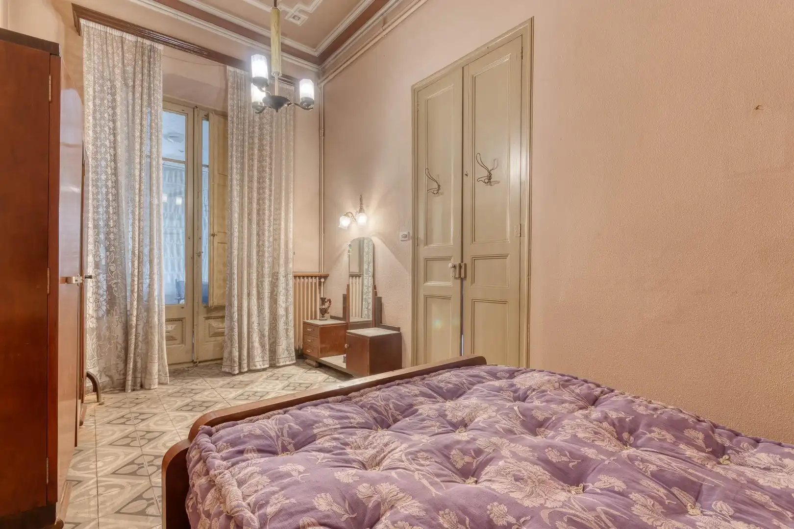 Habitación de Edificio en venta en Figueres