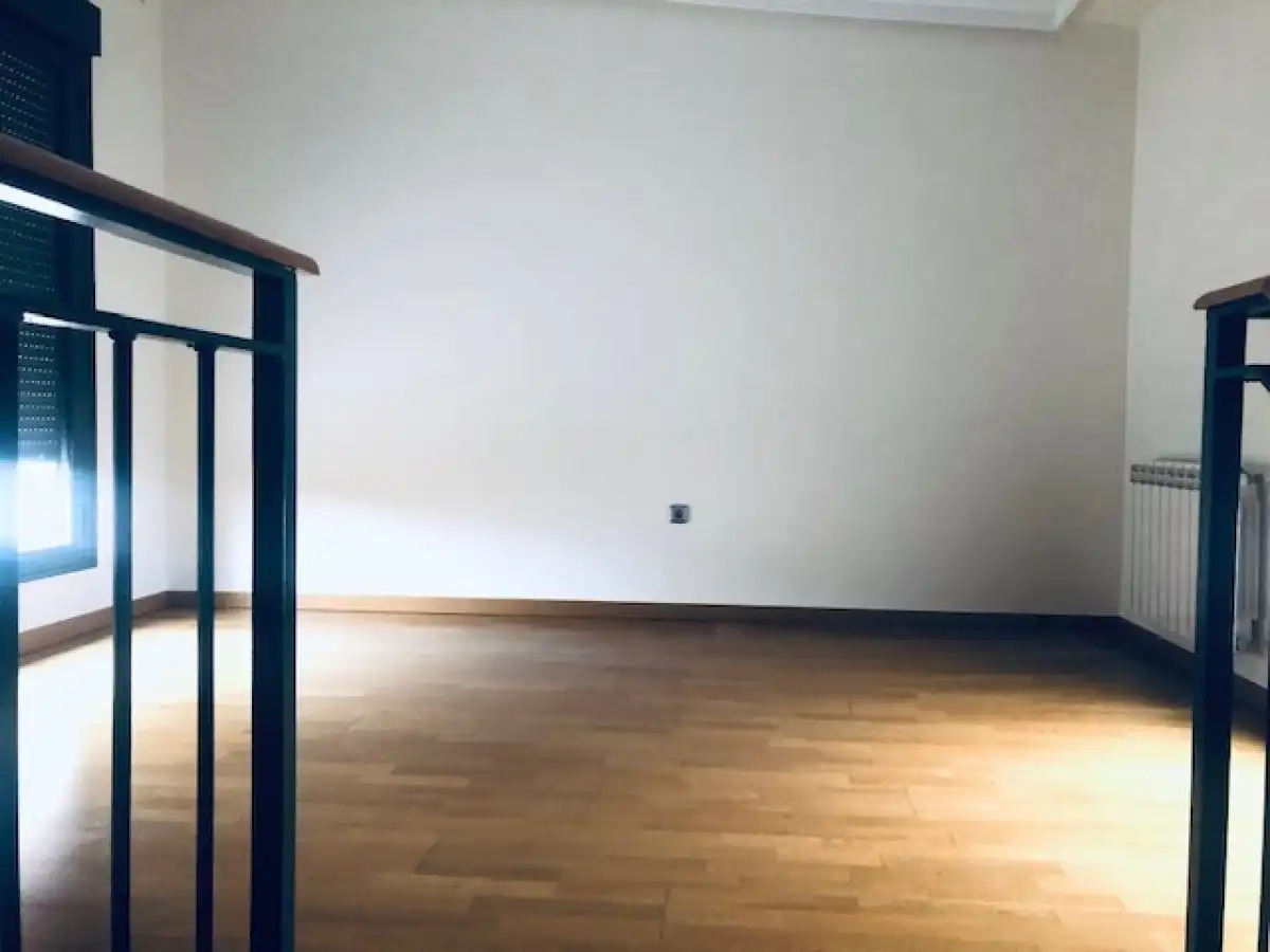 Einfamilien-Reihenhaus zum Verkauf in Facultad de Medicina