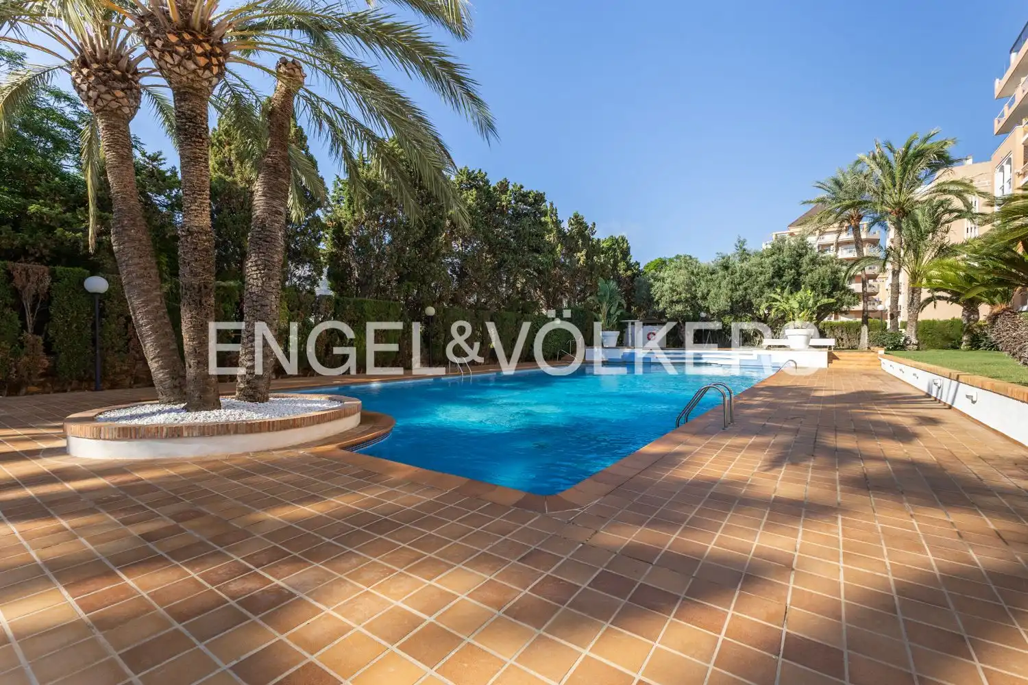 Swimming pool of Flat for rent in Dénia  with Air Conditioner, Heating and Parquet flooring