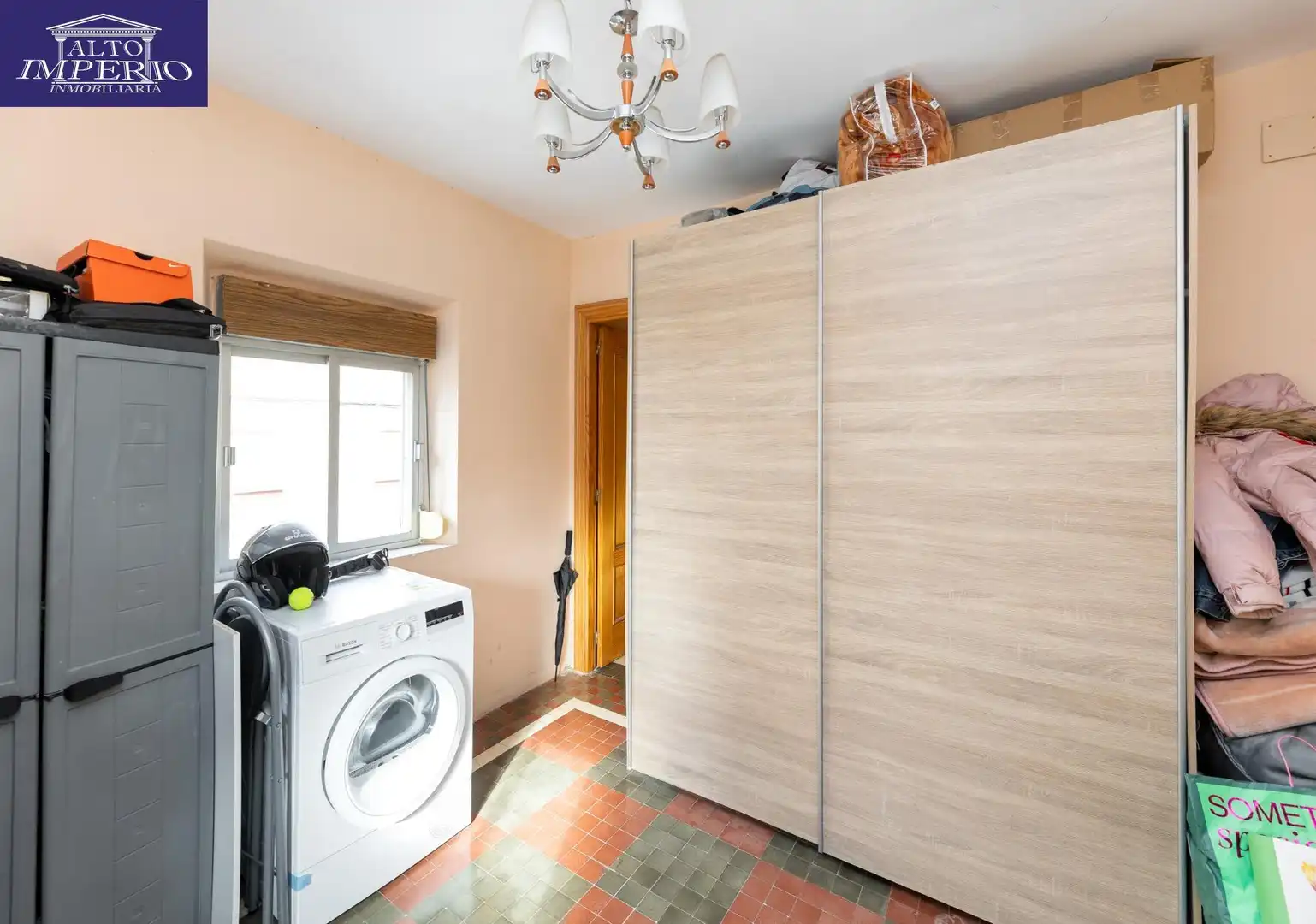 Bedroom of Flat for sale in Granada  with Air Conditioner, Terrace and Balcony