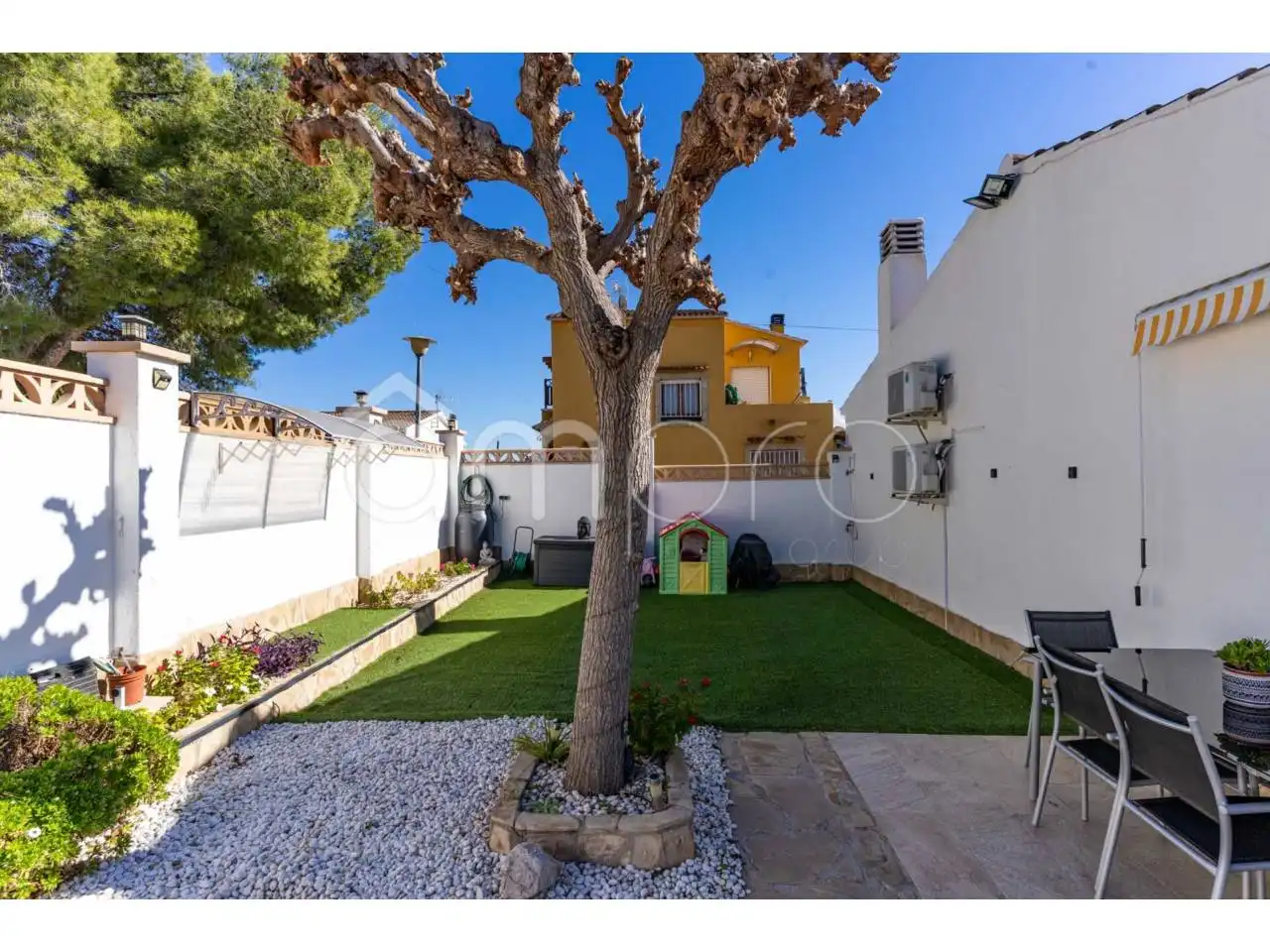 Casa adosada en venta en La Pobla de Montornès