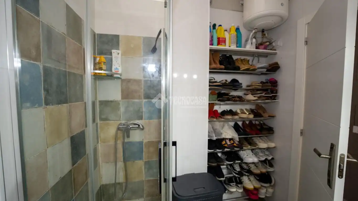 Baño de Piso en venta en Telde con Balcón