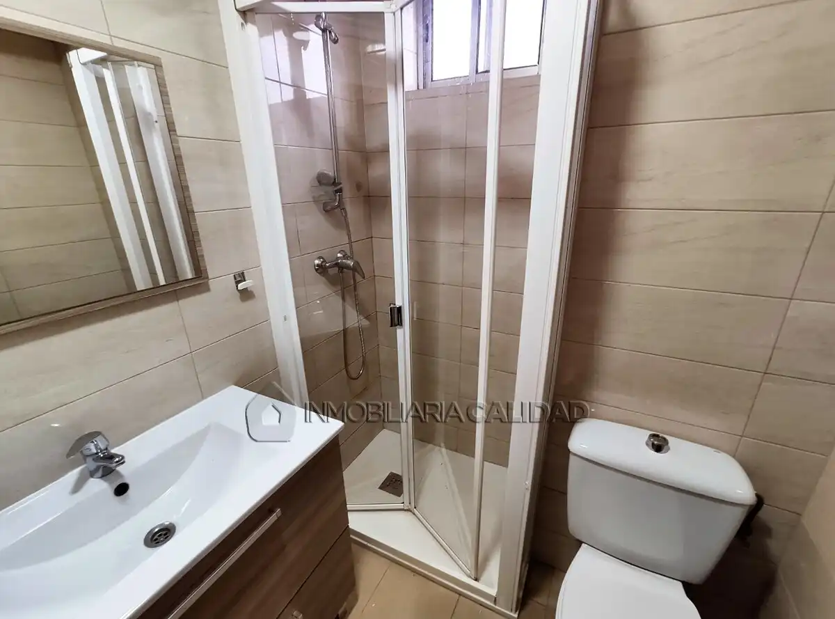 Bathroom of Flat for rent in Burgos  with Heating, Terrace and Storage room