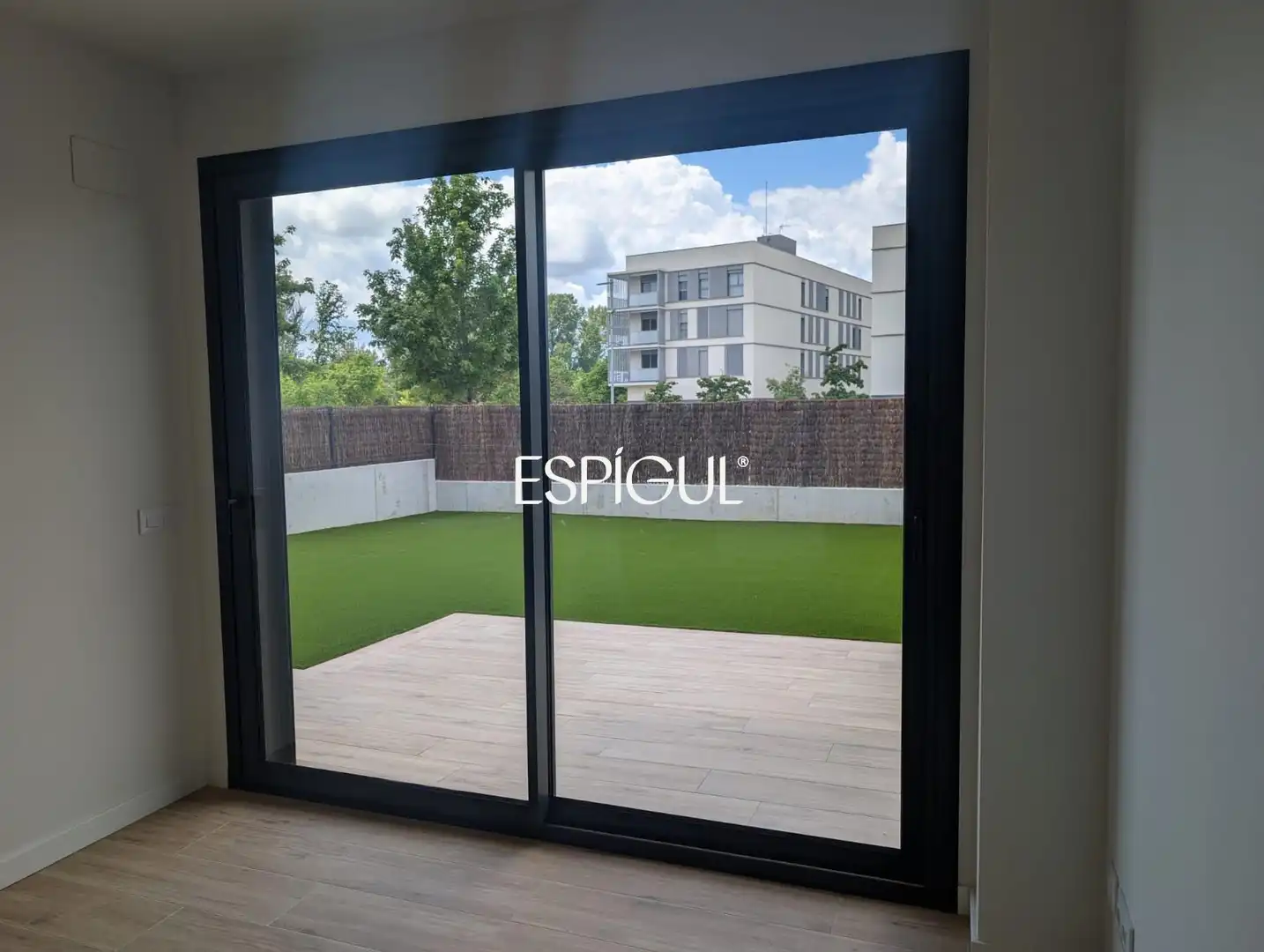Terraza de Piso de alquiler en Girona con Aire acondicionado, Calefacción y Jardín privado