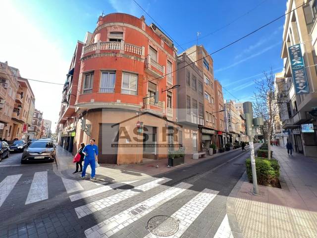 Local comercial en Alquiler en N/A en Sants Patrons