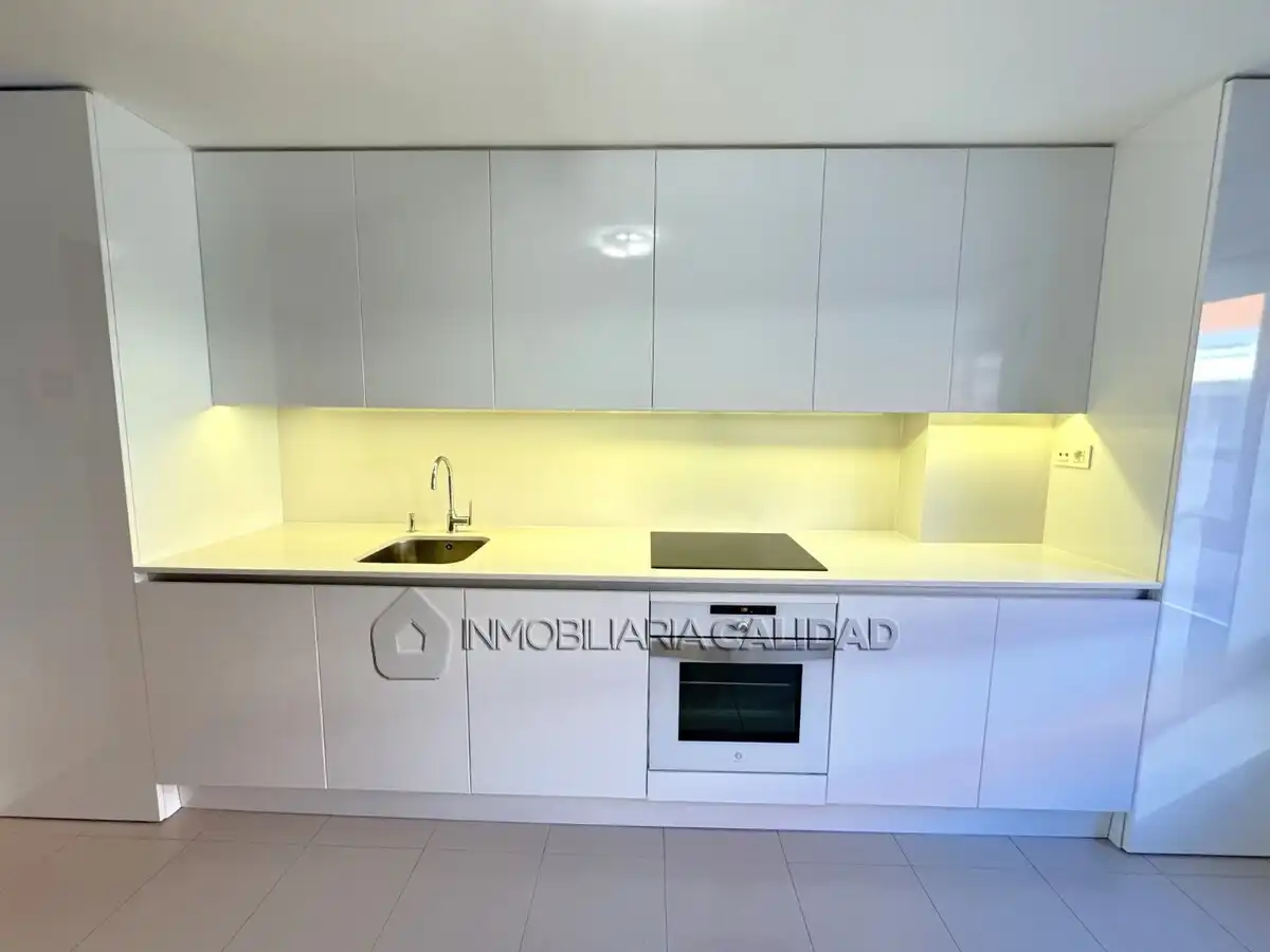 Kitchen of Flat for rent in Burgos  with Heating and Storage room