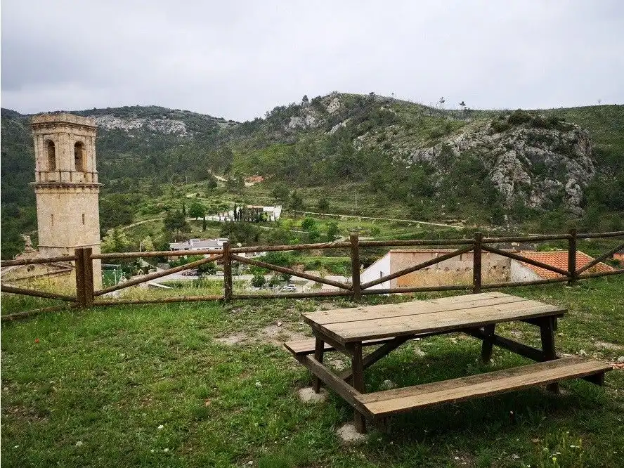 Jardín de Casa o chalet en venta en Andilla con Horno, Lavadora y TV
