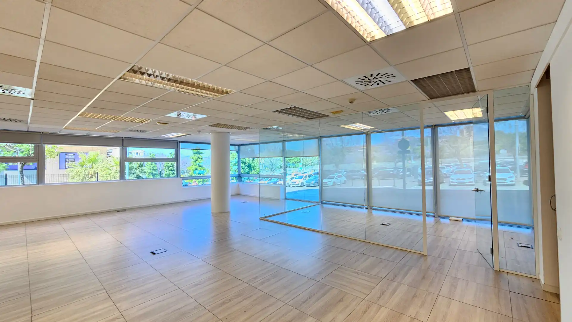 Büro zur Miete in Sant Joan Despí mit Klimaanlage, Heizung und Internet