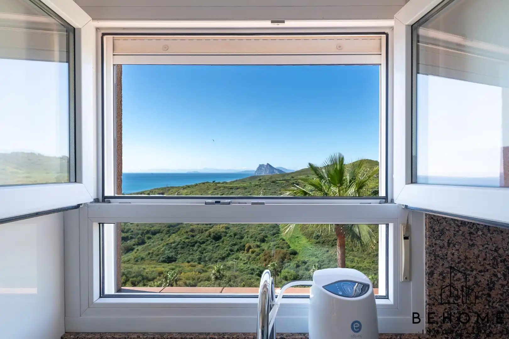Habitación de Ático en venta en La Alcaidesa con Jardín privado, Terraza y Piscina comunitaria