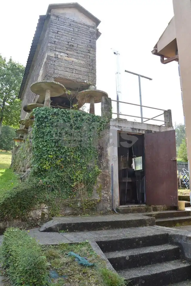 Vista exterior de Casa o xalet en venda en Zas amb Calefacció, Jardí privat i Traster