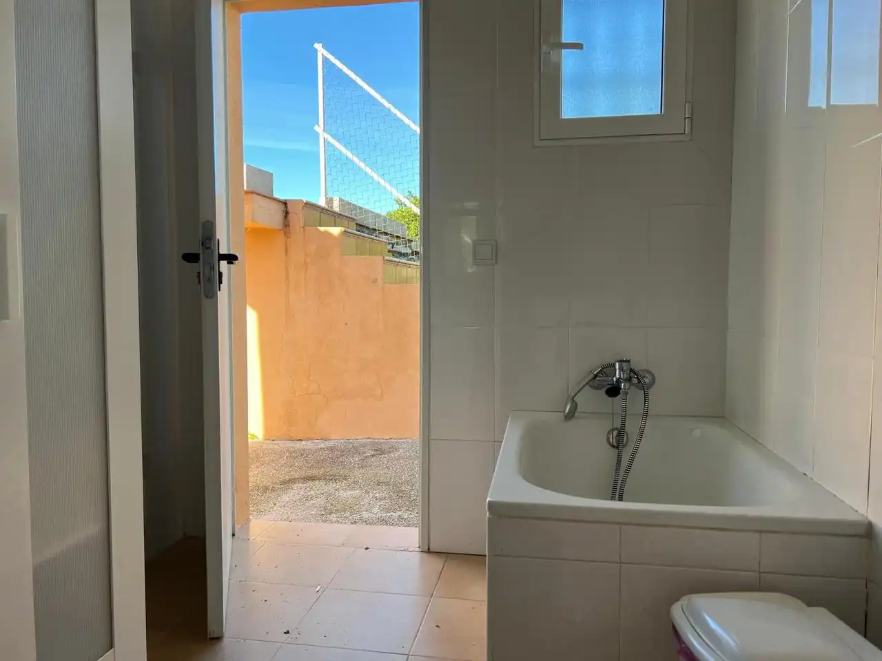 Bany de Finca rústica en venda en Alhaurín de la Torre amb Terrassa, Traster i Alarma