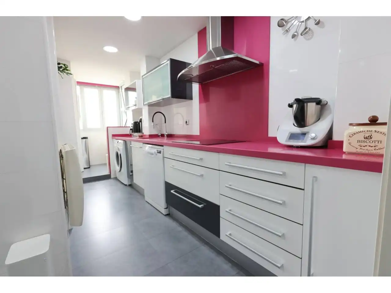 Cocina de Piso en venta en L'Hospitalet de Llobregat con Aire acondicionado, Calefacción y Parquet