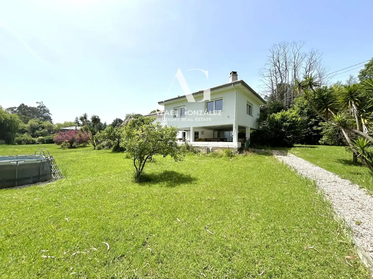 Garden of Houses for sale in Miengo  with Heating and Furnished