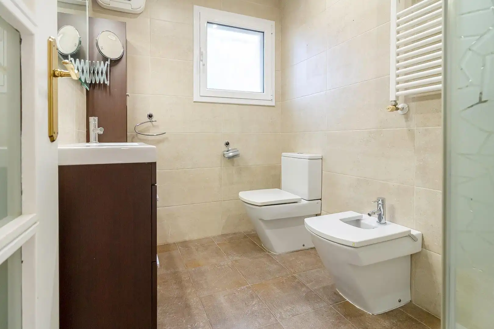 Badezimmer von Wohnung zum Verkauf in Castelldefels mit Klimaanlage, Heizung und Terrasse