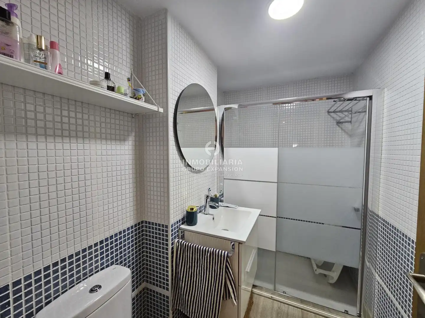 Badezimmer von Wohnung zum Verkauf in Aspe mit Klimaanlage, Heizung und Privatgarten