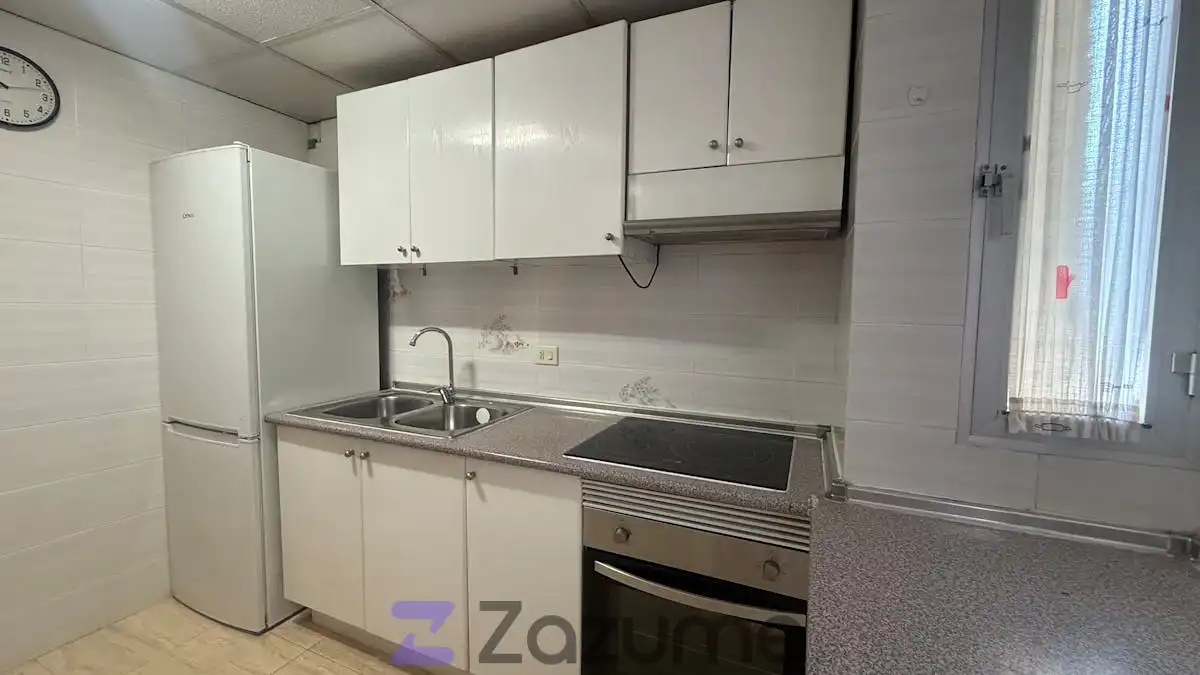 Cuina de Apartament de lloguer en Murcia amb Aire condicionat, Moblat i Forn