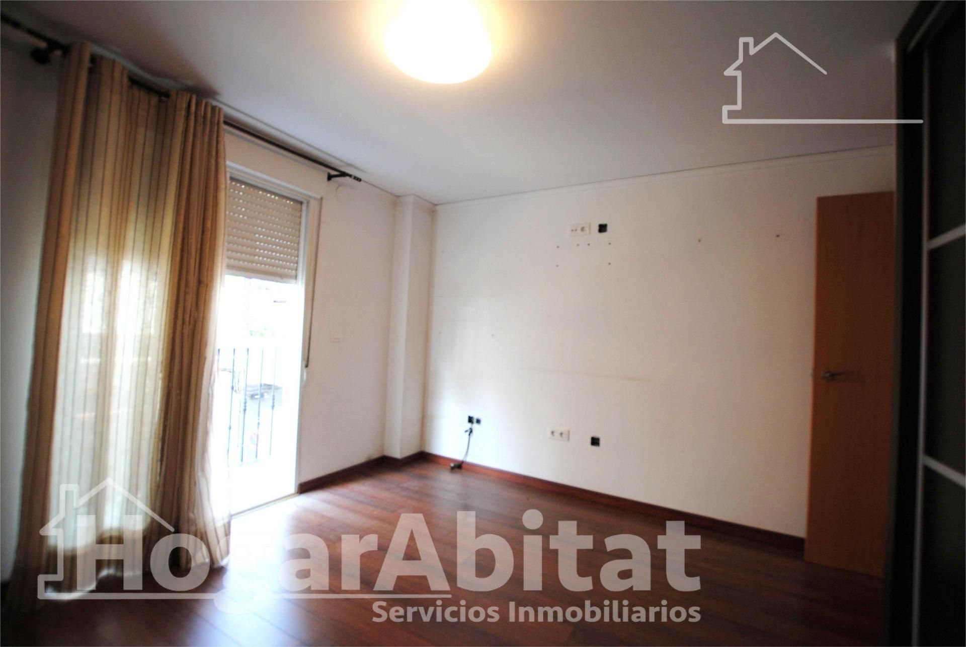 Dormitori de Pis en venda en Gandia amb Aire condicionat, Calefacció i Terrassa