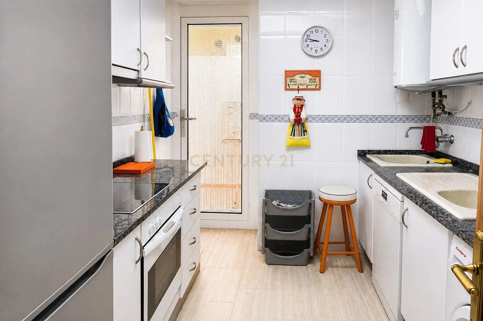 Cuina de Apartament de lloguer en Valencia amb Aire condicionat