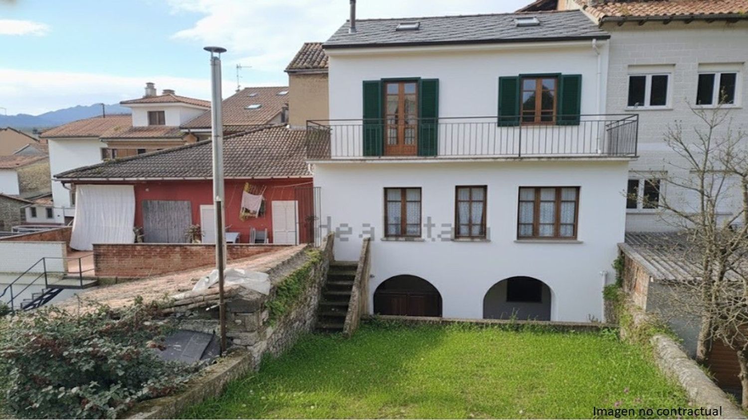 Vista exterior de Casa o xalet en venda en Salas amb Terrassa i Piscina