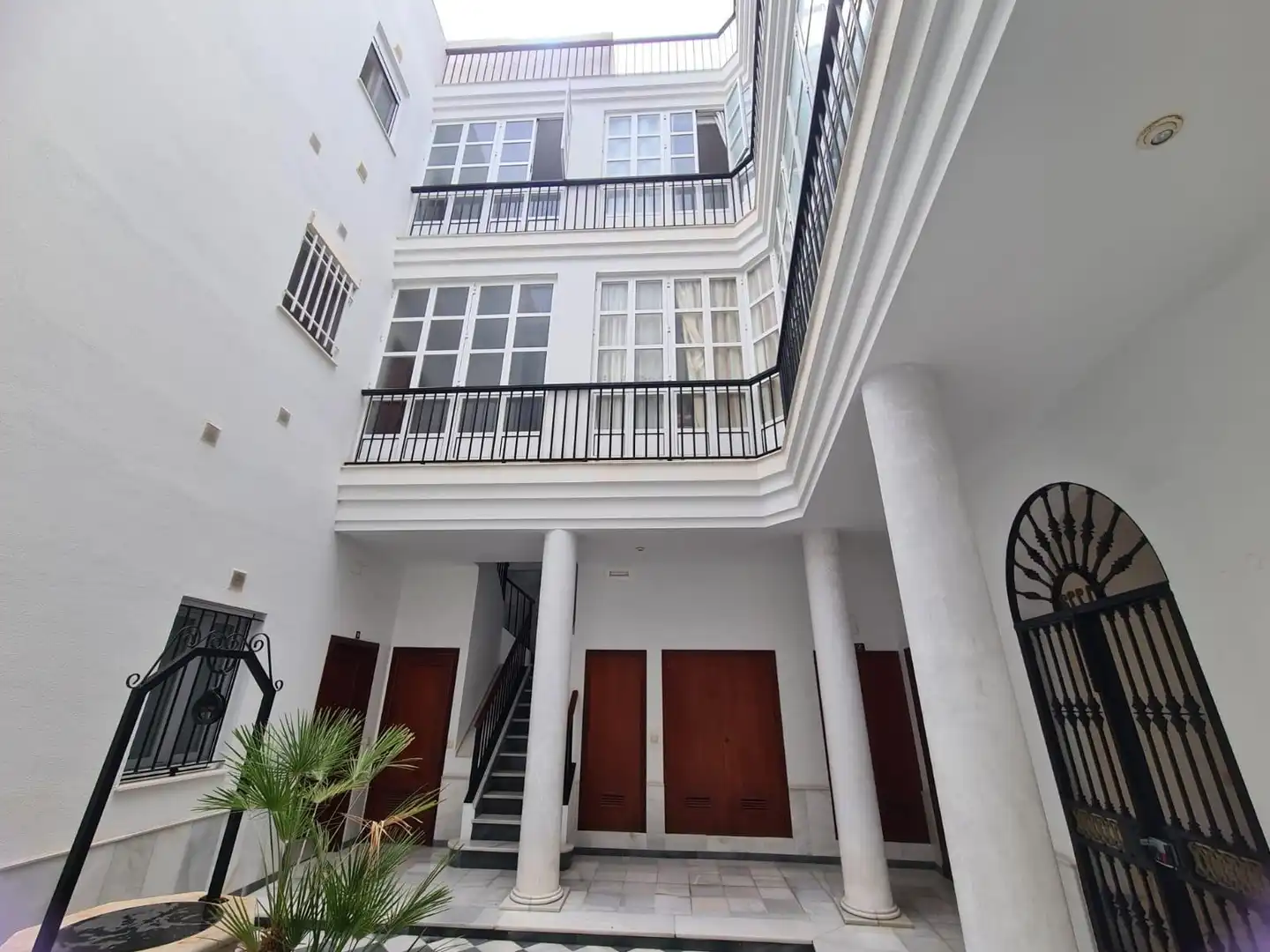 Vista exterior de Piso en venta en Cádiz con Amueblado