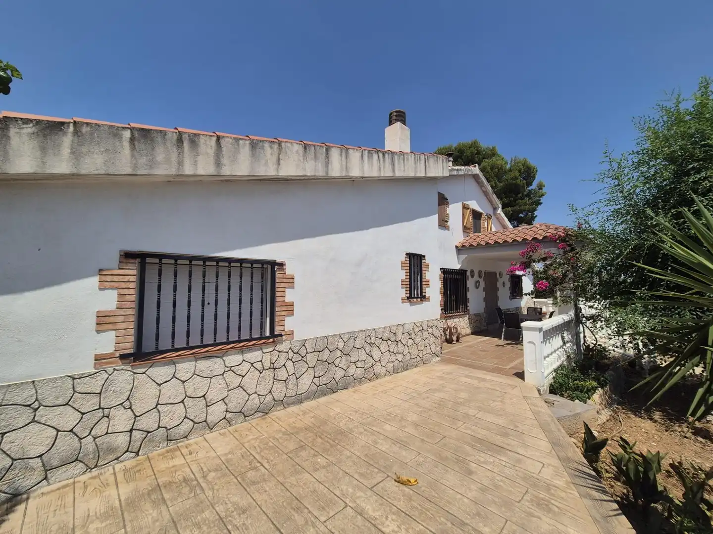Vista exterior de Finca rústica en venda en Amposta amb Aire condicionat, Calefacció i Jardí privat