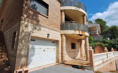 Vista exterior de Casa o xalet en venda en Castellar del Vallès amb Terrassa