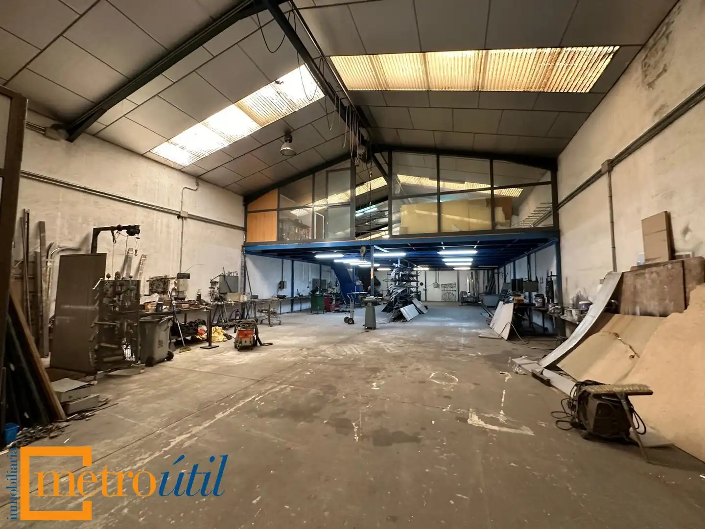 Nave industrial en venta en Villares de la Reina