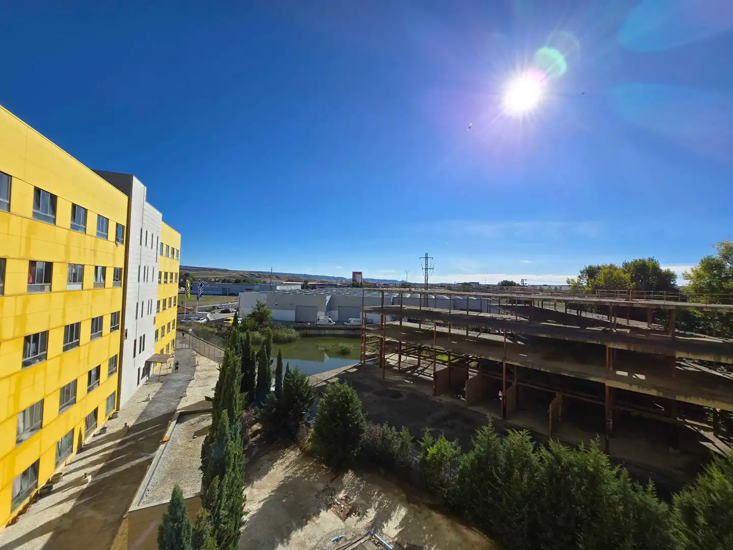 Vista exterior de Estudio en venta en Guadalajara con Calefacción, Parquet y Amueblado