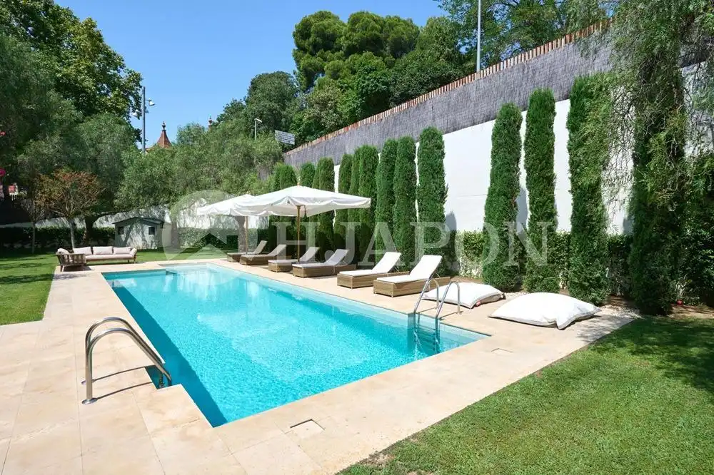 Schwimmbecken von Haus oder Chalet zum Verkauf in Alella mit Klimaanlage, Heizung und Privatgarten