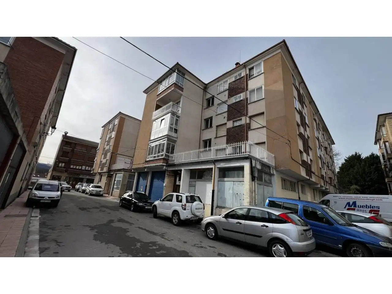 Vista exterior de Pis en venda en Espinosa de los Monteros amb Calefacció