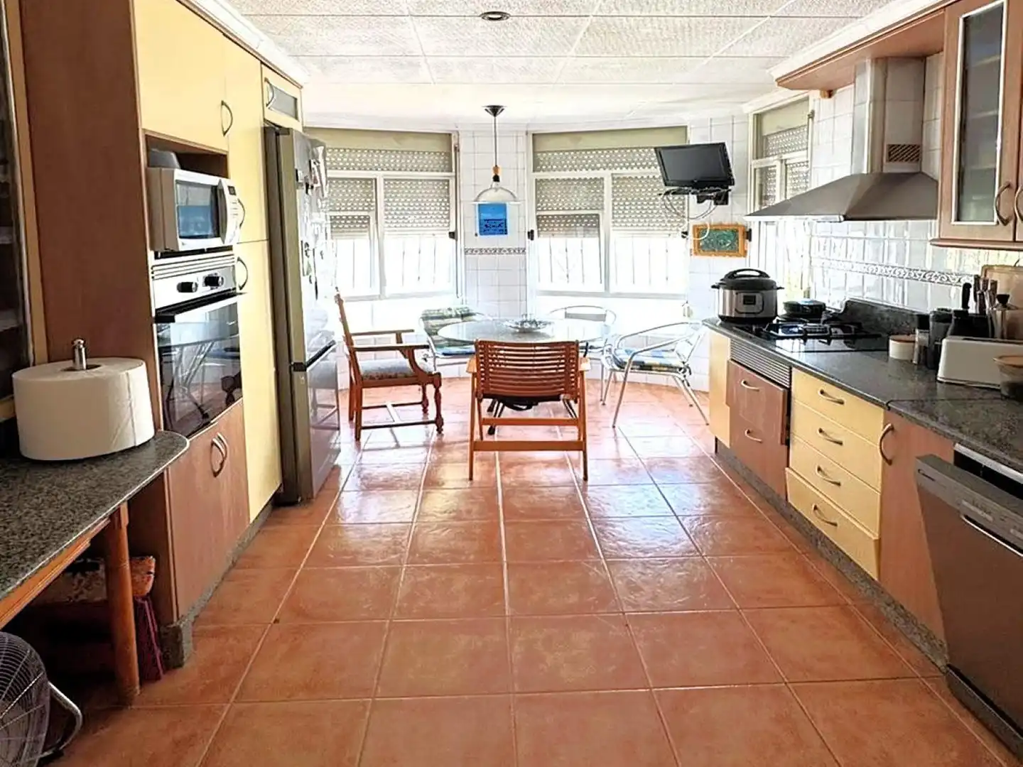 Cocina de Casa adosada en venta en Torrevieja con Aire acondicionado, Calefacción y Jardín privado