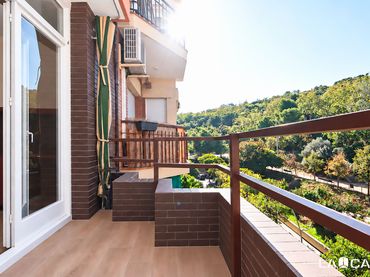 Appartamento con balcone in vendita a Sants - Montjuïc