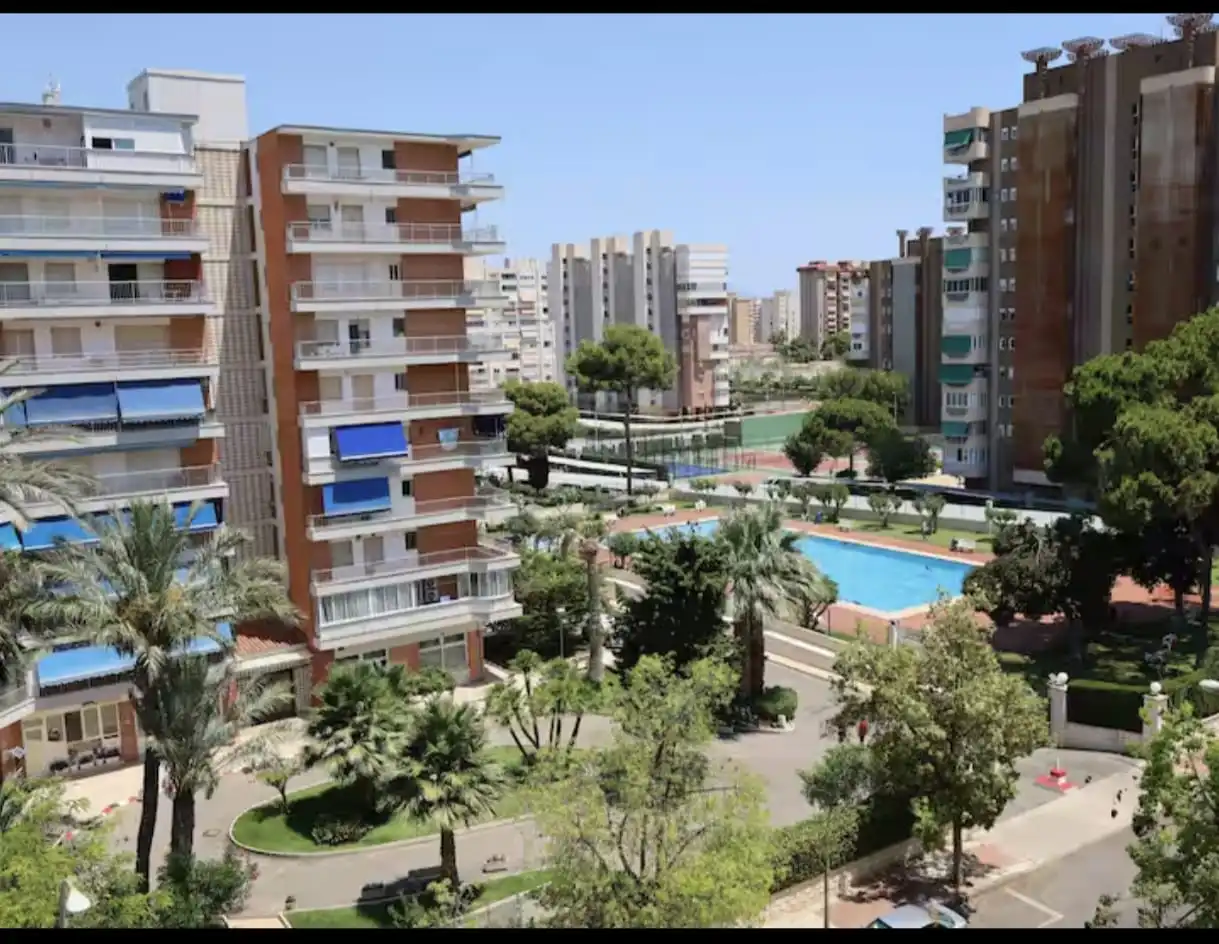 Vista exterior de Pis de lloguer en Alicante / Alacant amb Terrassa, Moblat i Es permeten mascotes