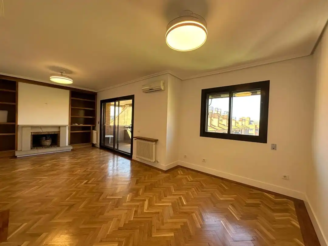 Wohnzimmer von Wohnung zum Verkauf in Toledo mit Klimaanlage, Heizung und Privatgarten