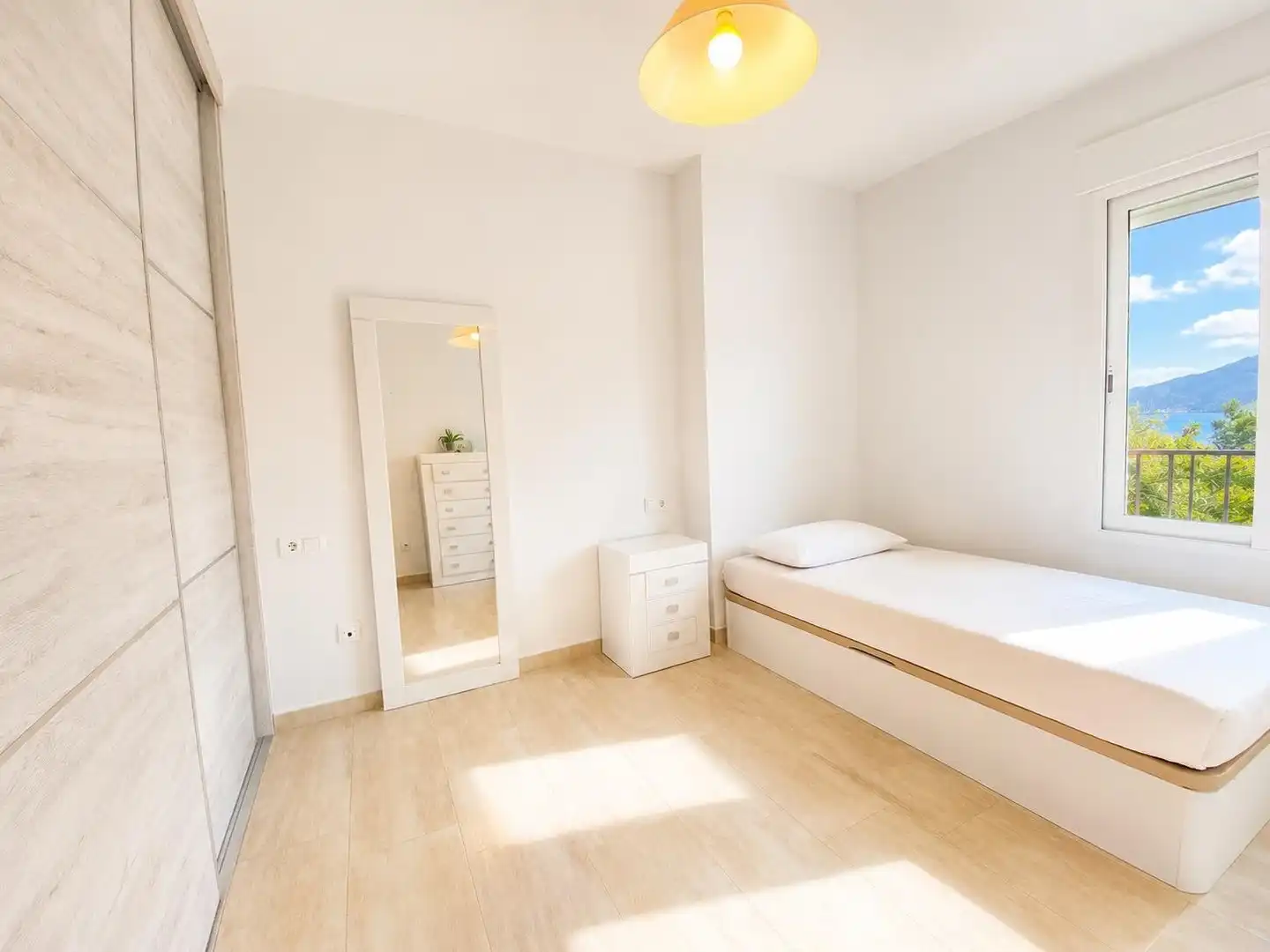 Habitación de Apartamento en venta en Lorca con Aire acondicionado y Calefacción