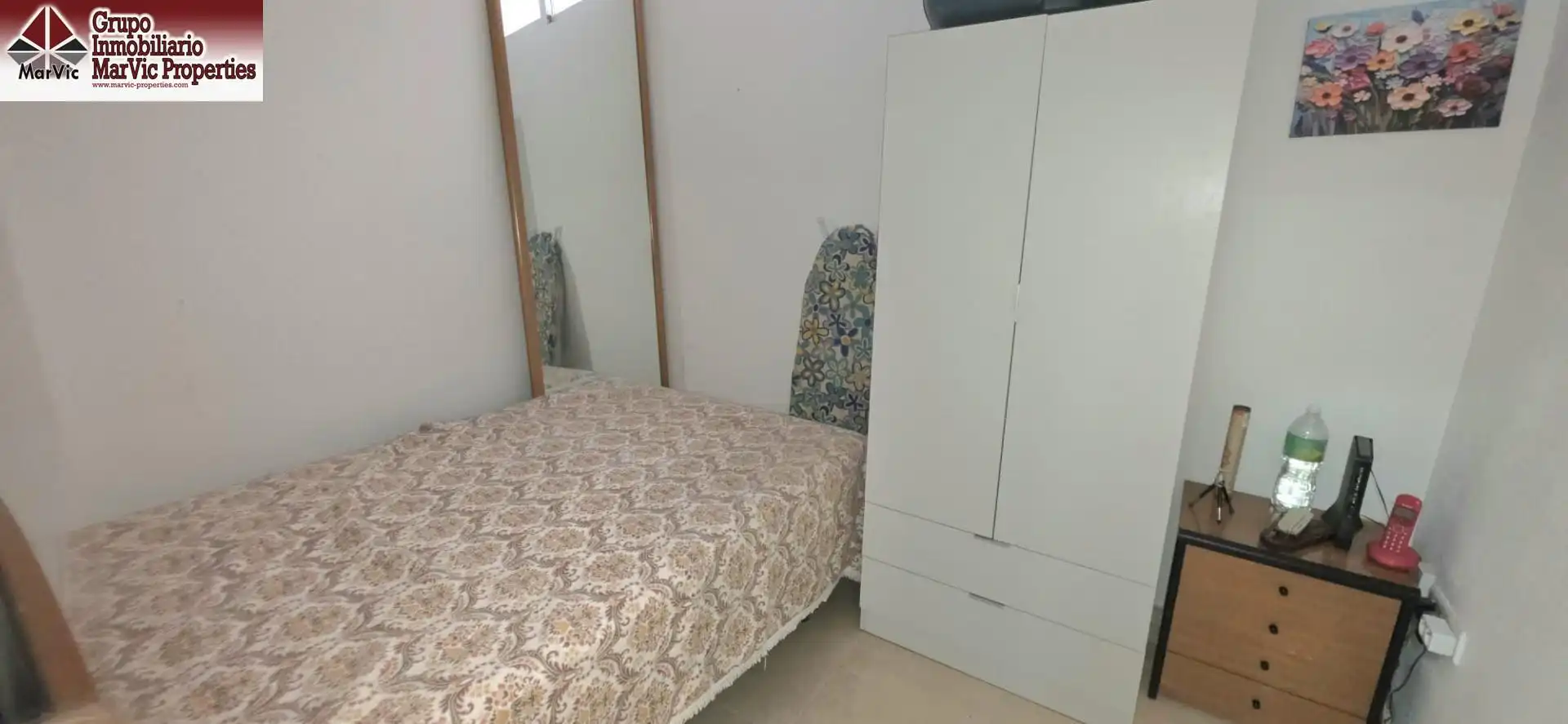 Habitación de Planta baja en venta en Benidorm con Aire acondicionado y Amueblado