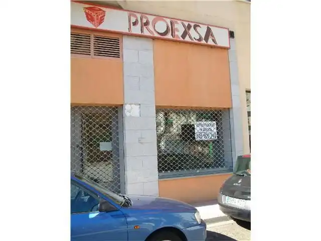 Vista exterior de Local de alquiler en Don Benito con Aire acondicionado