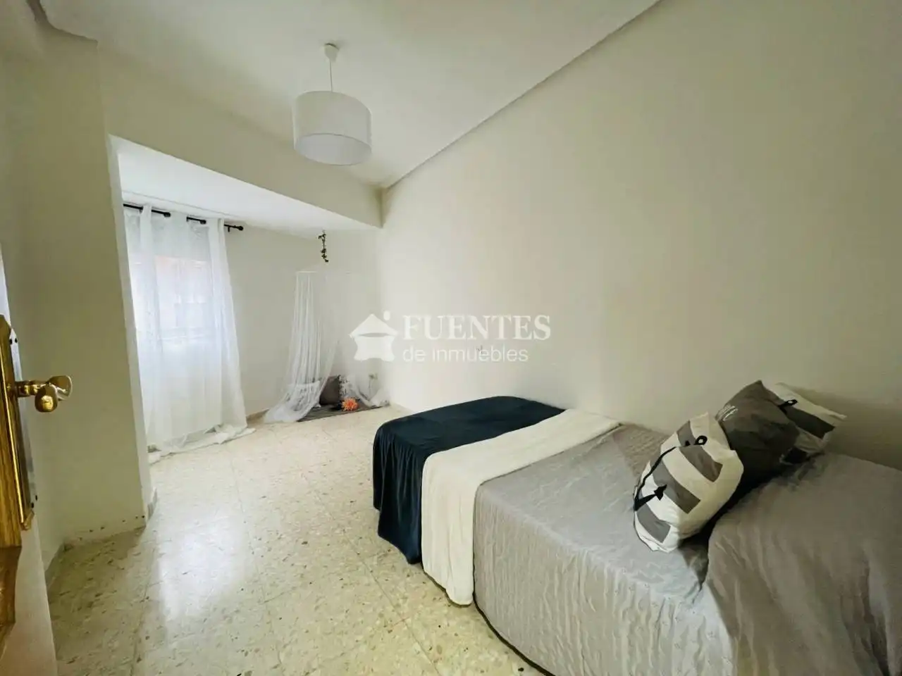 Habitación de Piso en venta en Alicante / Alacant con Aire acondicionado y Terraza