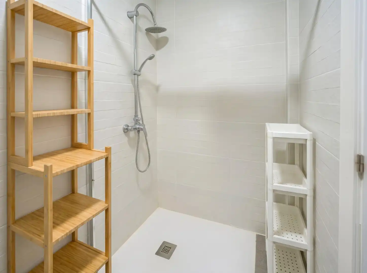 Bathroom of Houses for sale in Tomares  with Air Conditioner, Private garden and Terrace
