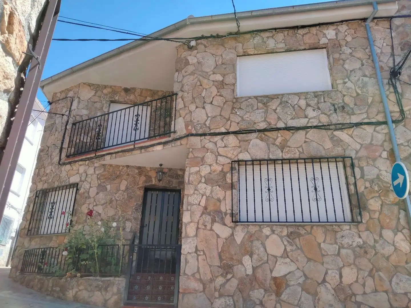 Vista exterior de Casa adosada en venta en Navacepedilla de Corneja con Calefacción y Trastero