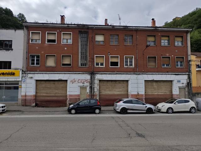 Edificio en Venta en Avenida CONSTITUCION, 101 en San Martín del Rey Aurelio