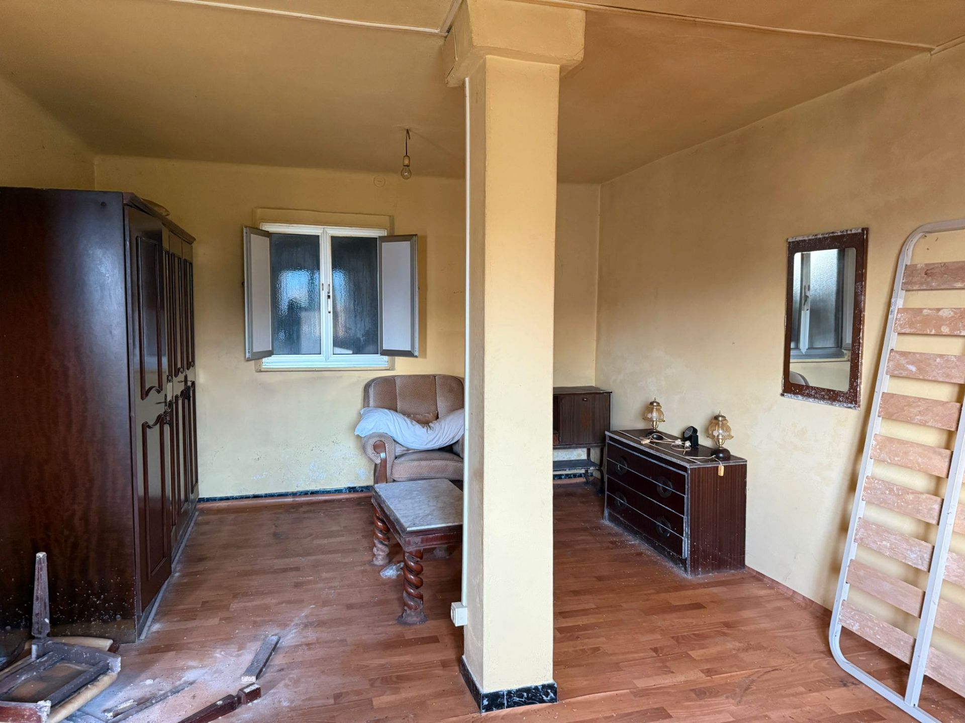 Sala d'estar de Casa o xalet en venda en Narón amb Jardí privat, Terrassa i Traster