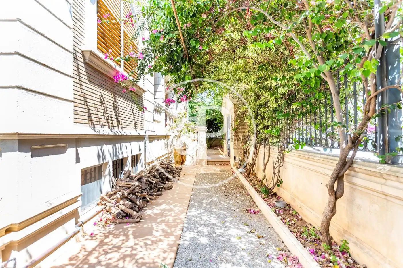 Vista exterior de Casa adosada en venta en Picanya con Aire acondicionado, Calefacción y Jardín privado